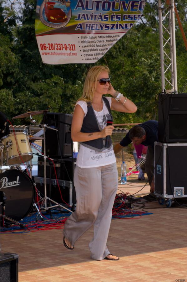 dsc02390_598x900.jpg