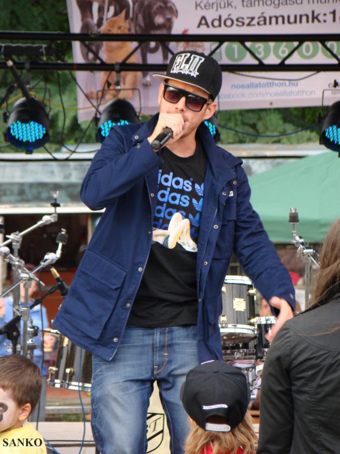dsc04730_675x900.jpg